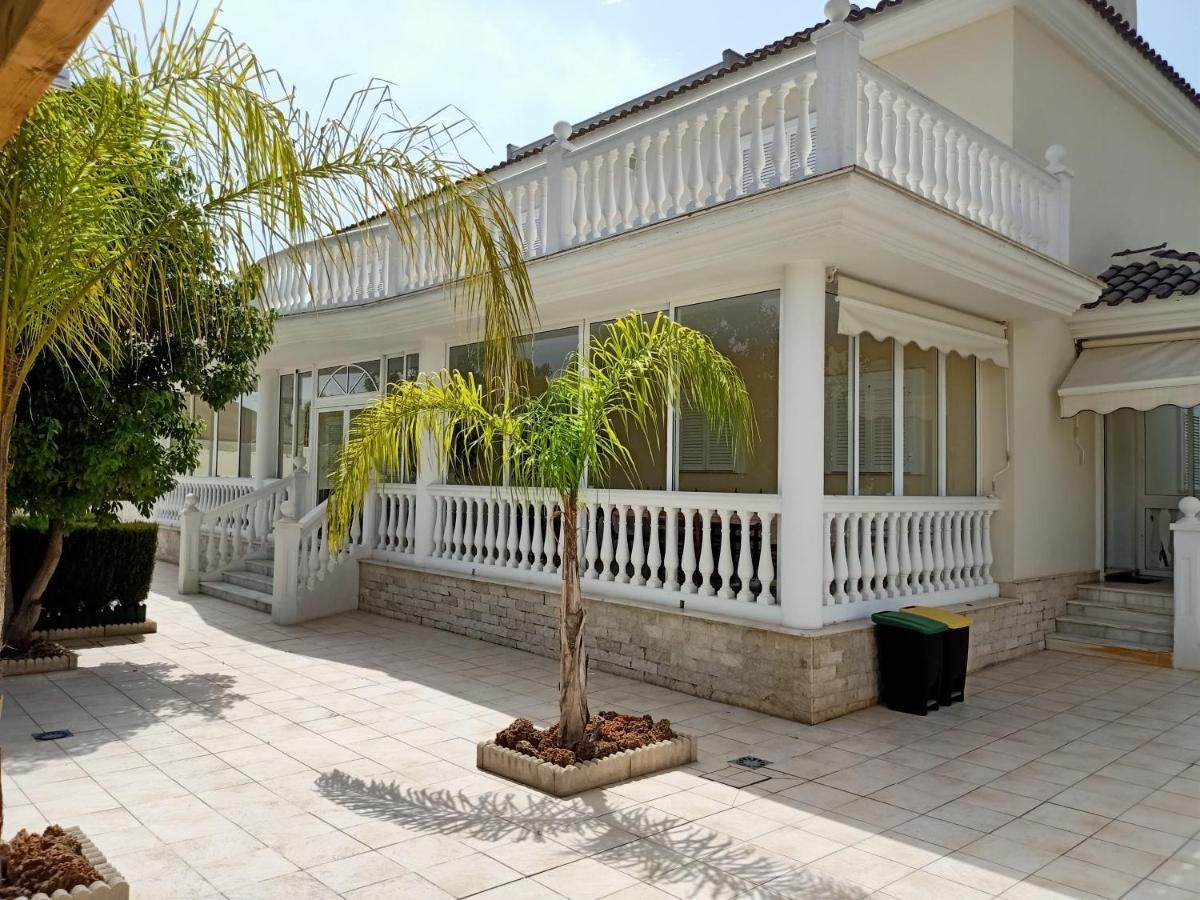 Villa De Lujo En 托雷莫利诺斯 外观 照片