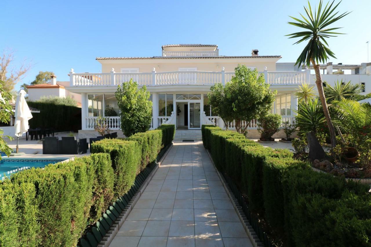 Villa De Lujo En 托雷莫利诺斯 外观 照片